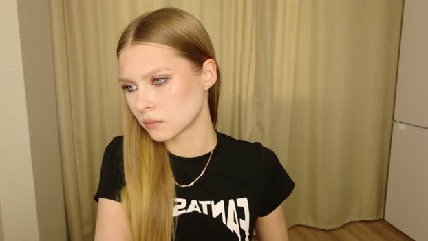 alexialunaris 13-04-2026 spank Female