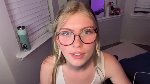 elliee81 13-04-2026 tits Female