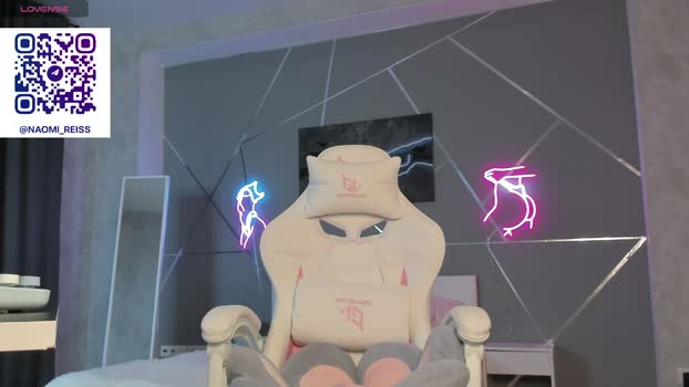 naomi_reiss 14-04-2026 show Female