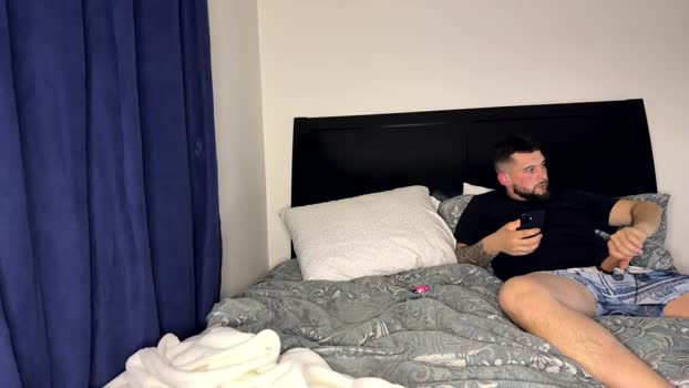 devonclarky213 16-04-2026 spank Couple