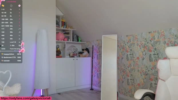 brilliantvictoria 17-04-2026 Live Webcam bigtoys fingers