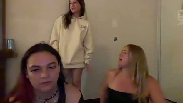 allyanalangel 22-04-2026 Live Webcam big playtime