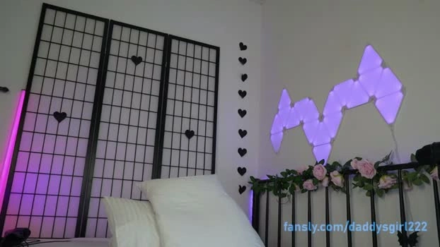 daddysgirl222 21-04-2026 Live Webcam fingers Wet