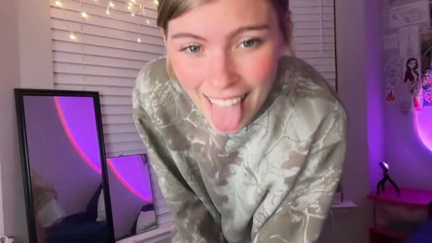 elliee81 24-04-2026 Live Webcam hot big