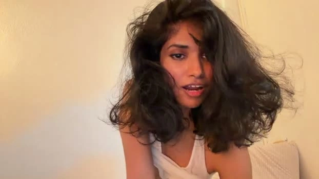 mriea_ 27-04-2026 Live Webcam big fingers