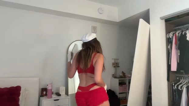 elenahere4u 28-04-2026 Live Webcam Ass sex