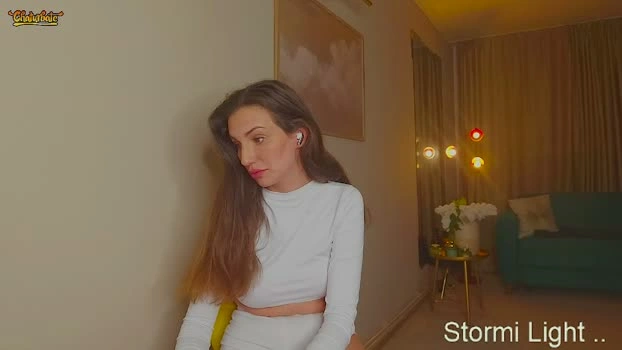 stormi_light