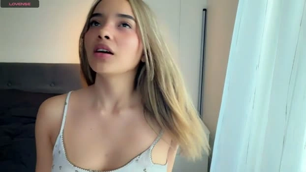 vanesse_ 10-05-2026 Live Webcam prettyface Recorded