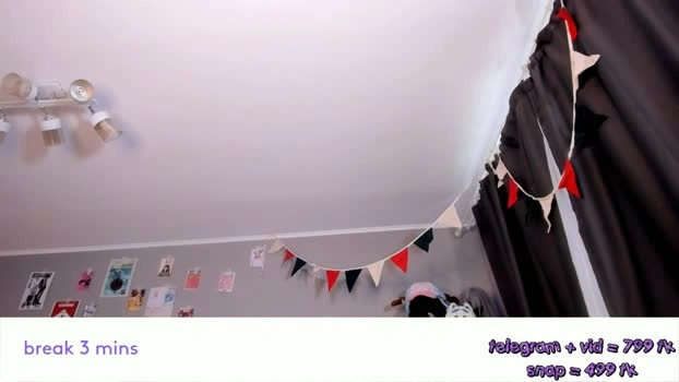 vivian_qwerty 11-05-2026 Live Webcam hard fuckass