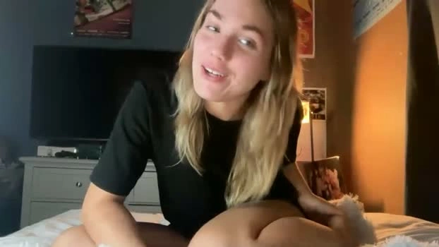 bellaxrxx 12-05-2026 Live Webcam naughty playtime