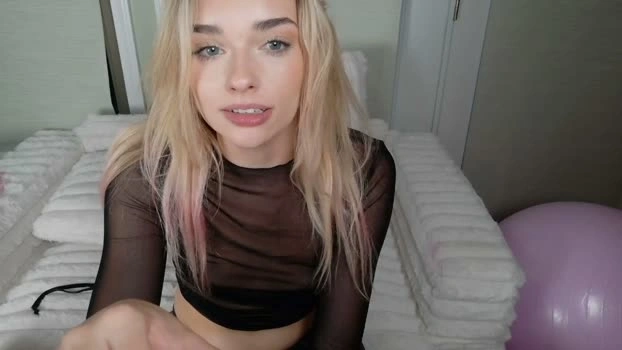 ellalowe 17-05-2026 Live Webcam hot deep