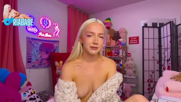 riababe 18-05-2026 Live Webcam Topless fingers