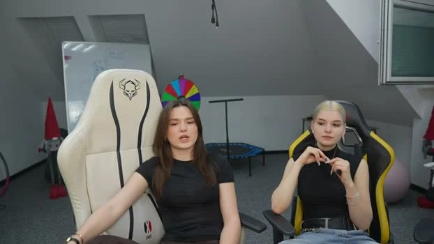 livehub054 19-05-2026 Live Webcam Topless wank