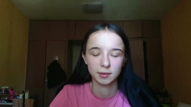 yuliastar 27-05-2026 Live Webcam fingers skinny