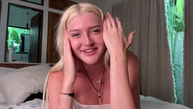 itslunaaaaa 28-05-2026 Live Webcam playtime beautiful
