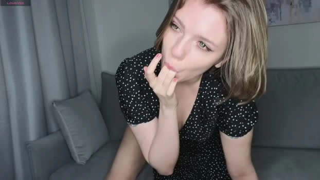 missvikiki 27-05-2026 Live Webcam kiss big