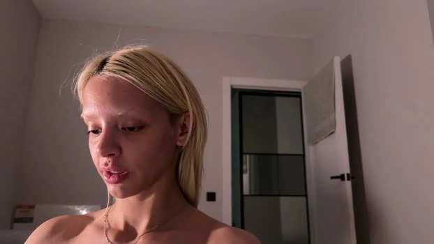 lesi_moonie 28-05-2026 Live Webcam suckcock ass