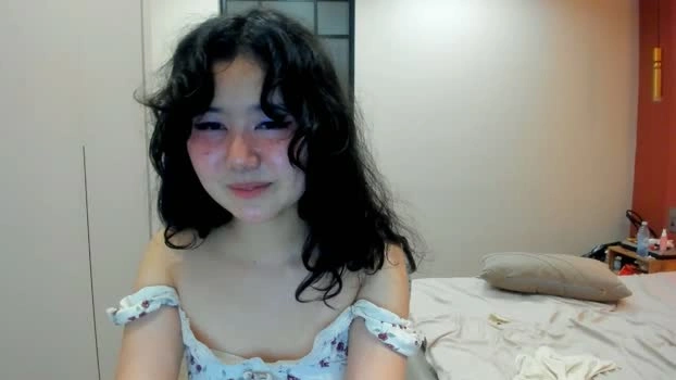 emmilee_ 01-06-2026 Live Webcam hot fuckass