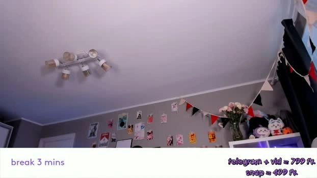 vivian_qwerty 05-06-2026 Live Webcam bigtoys natural