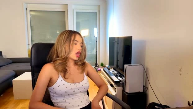 vanesse_ 07-06-2026 Live Webcam ass nasty
