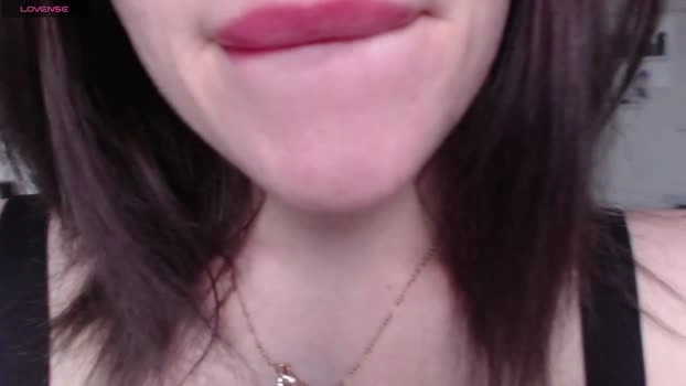 roleplay4youu 10-06-2026 Live Webcam fingers kissing