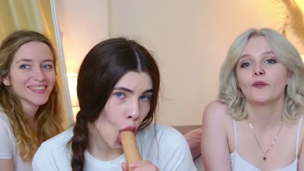 sexxxsirens 10-06-2026 Live Webcam playtime suckcock