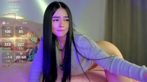 holly_444 19-06-2026 Live Webcam fingers striptease