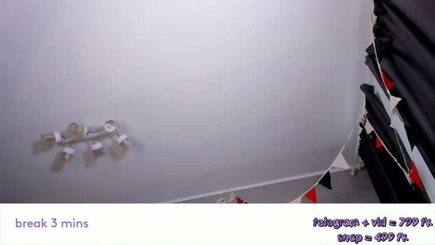 vivian_qwerty 23-06-2026 Live Webcam big strip