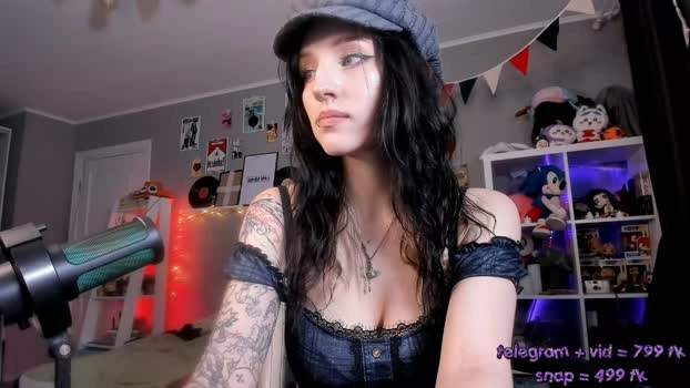 vivian_qwerty 23-06-2026 Live Webcam fuckass beauty