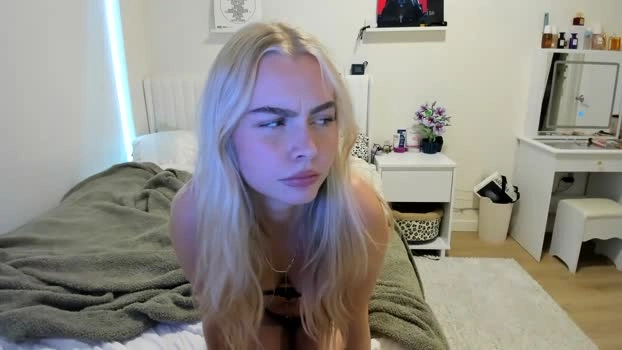 ariah_is_blonde 27-06-2026 Live Webcam fuckme spanking