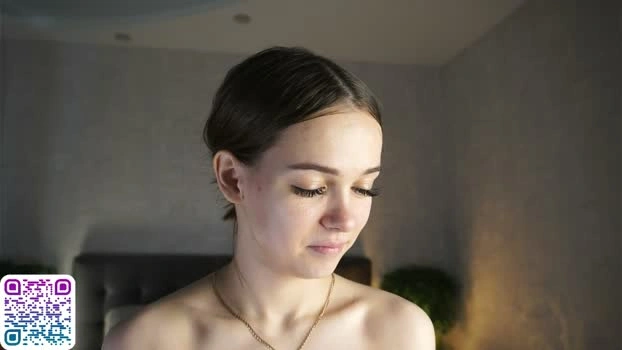 auroralowen 27-06-2026 Live Webcam prettyface striptease