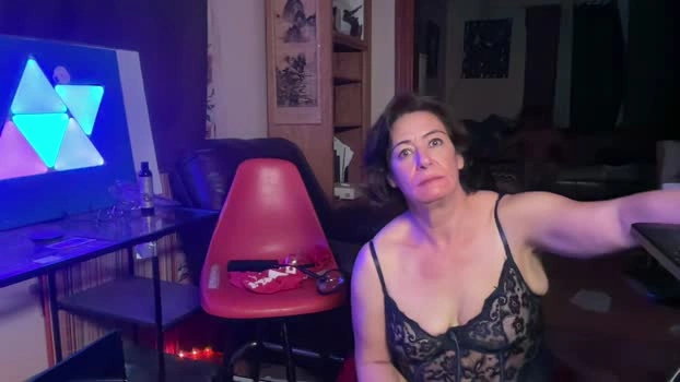 straightishd 04-07-2026 Live Webcam beauty big