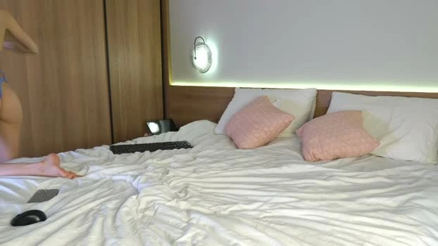 milly____ 04-07-2026 Live Webcam fuckher playtime