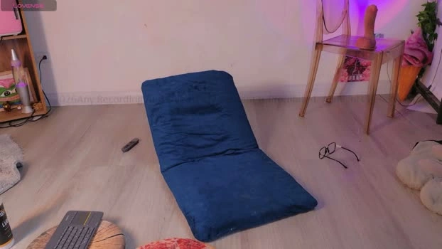 mollyflwers 06-07-2026 Live Webcam kiss spanking