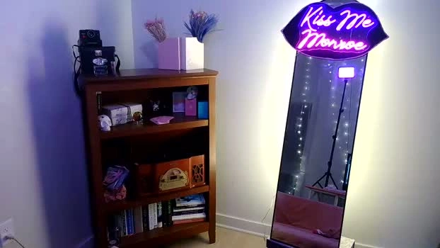 kiss_me_monroe 22-07-2026 Live Webcam lick big