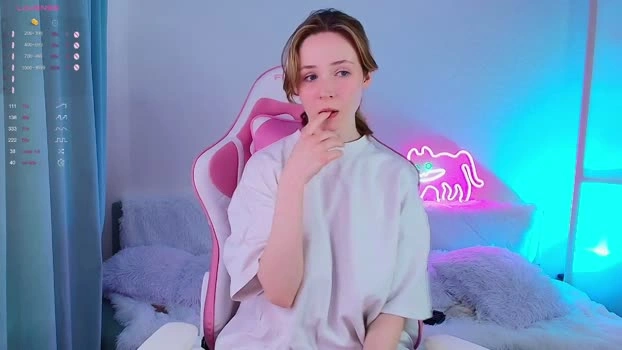 poompoompeach_ 22-07-2026 Live Webcam tits beautiful